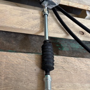 Трос управления катка Bomag 05561247 (оригинал)